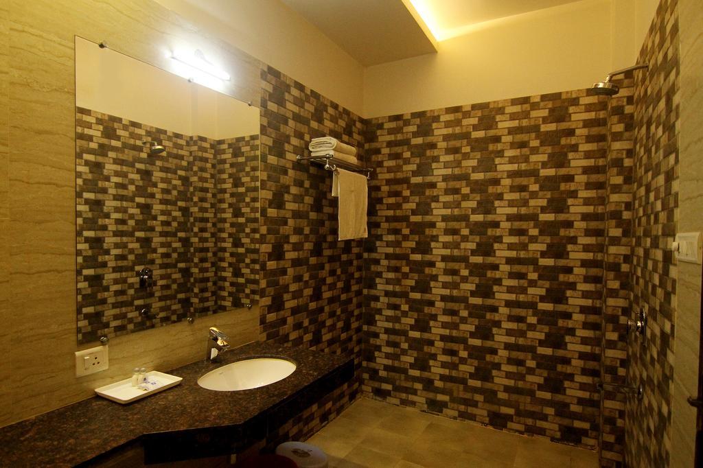 Hotel Rivera Palace Varanasi Eksteriør billede